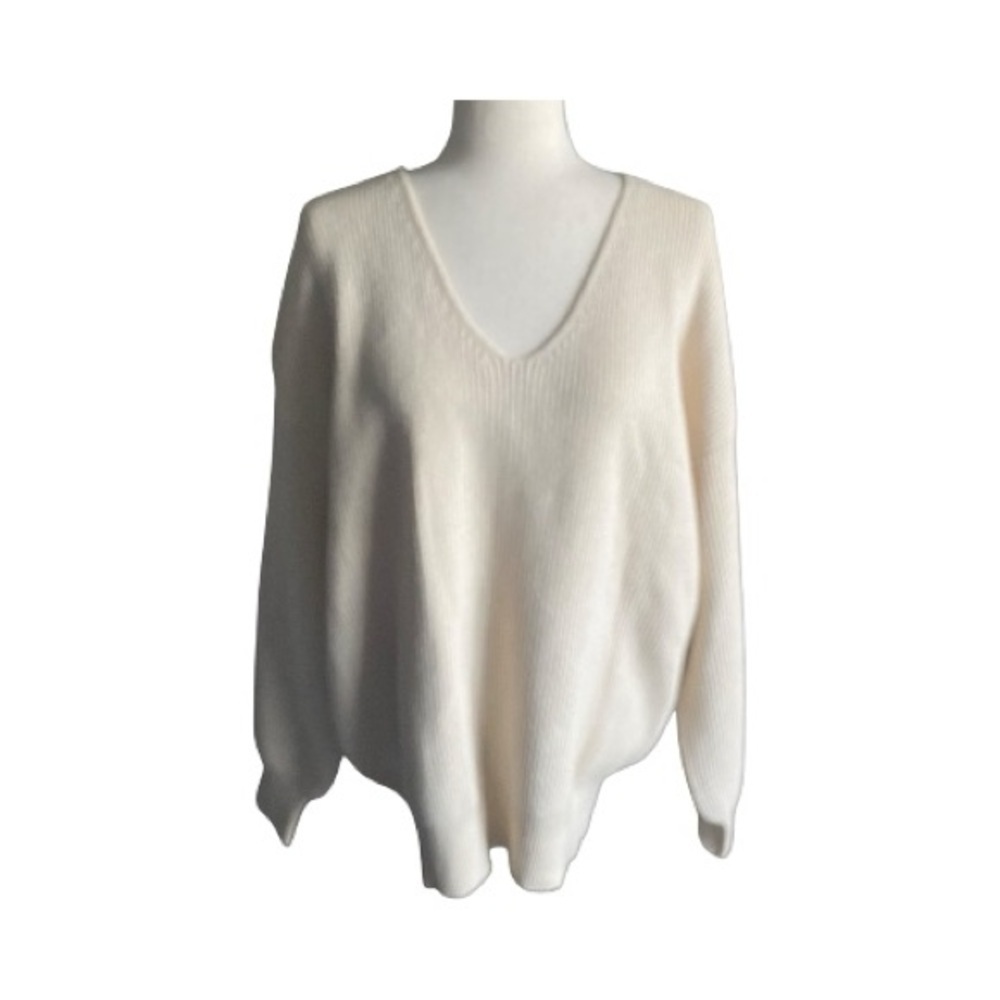 NWT-BOUTIQUE-Elegant Cream V-Neck Sweater-women’s size xl